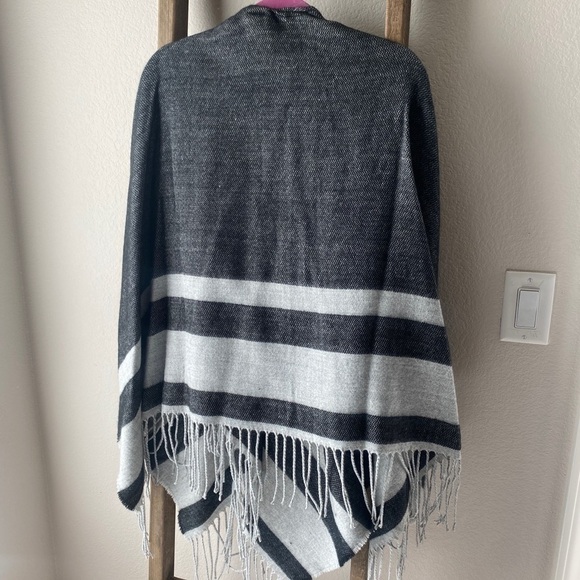 NWOT - Summer & Rose cardigan/sweater OS - Picture 2 of 5